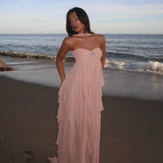 Collins | Vestido Largo Sin Tirantes con Volantes