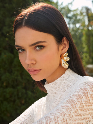 Demi | Pendientes de Tuerca con Alas de Mariposa