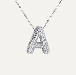 Savannah | Collar de Letra Burbuja con Diamantes