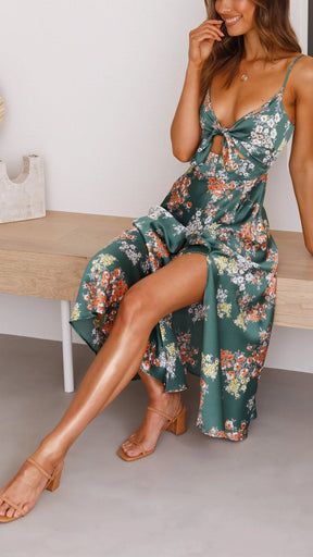 Myla | Vestido Midi de Satén con Flores y Corte Lateral