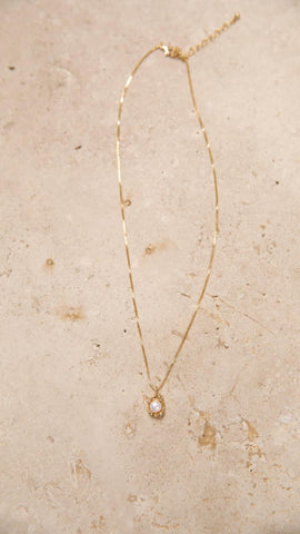 Bailey | Collar con Colgante de Perla Dorada