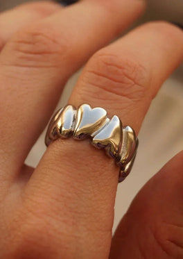 Hazel | Anillo Corazón Envolvente