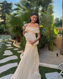 Kamara | Vestido Maxi Plisado con Hombros Descubiertos